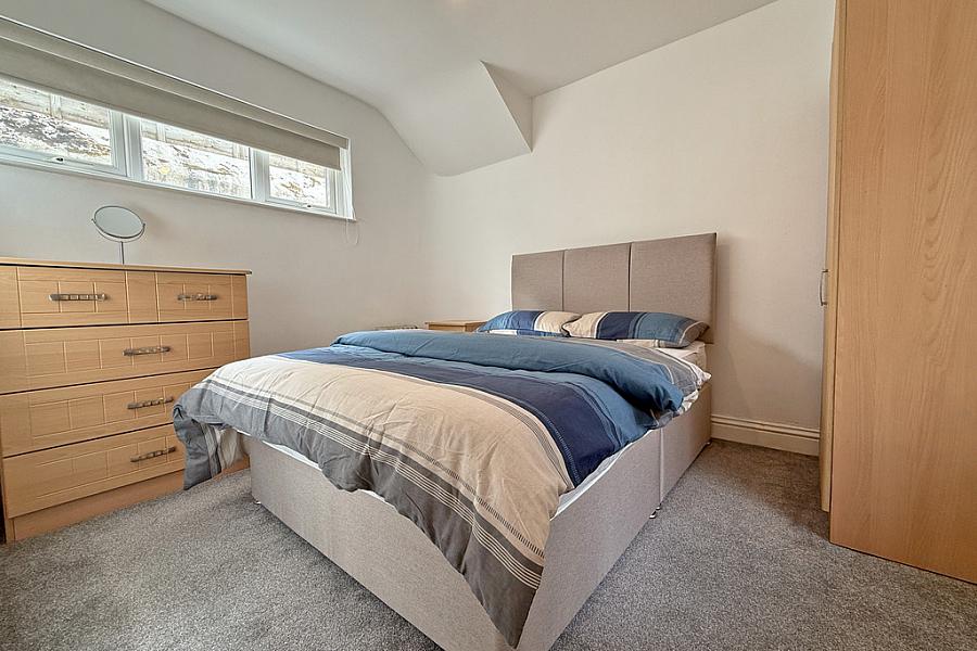 Flat 1 , 64 Causeway Street