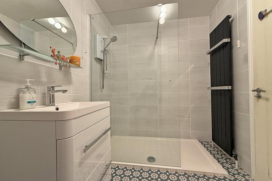 Flat 1 , 64 Causeway Street