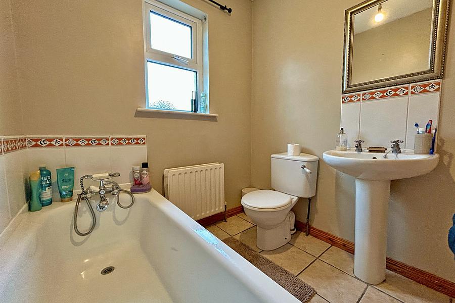 21 Bush Crescent 21 Bush Crescent