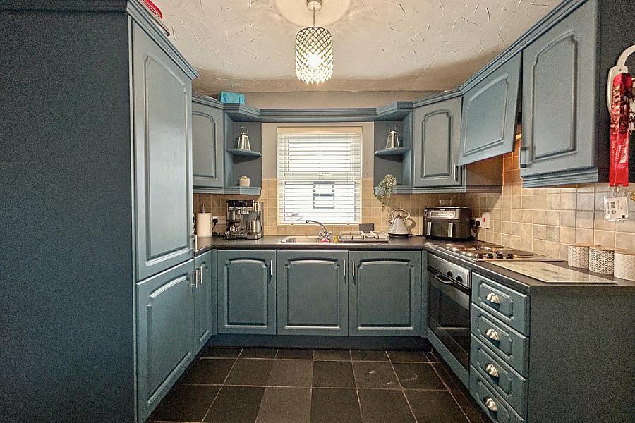 21 Bush Crescent 21 Bush Crescent