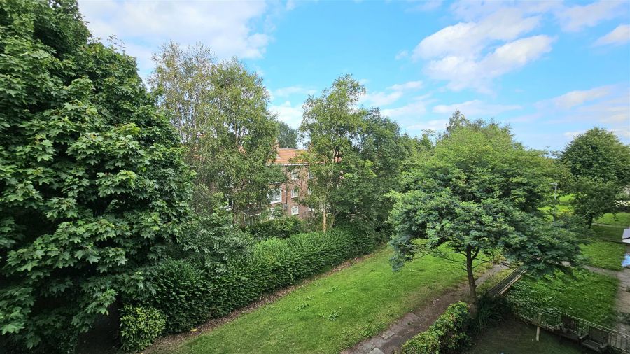 30 Rosebrook Grove