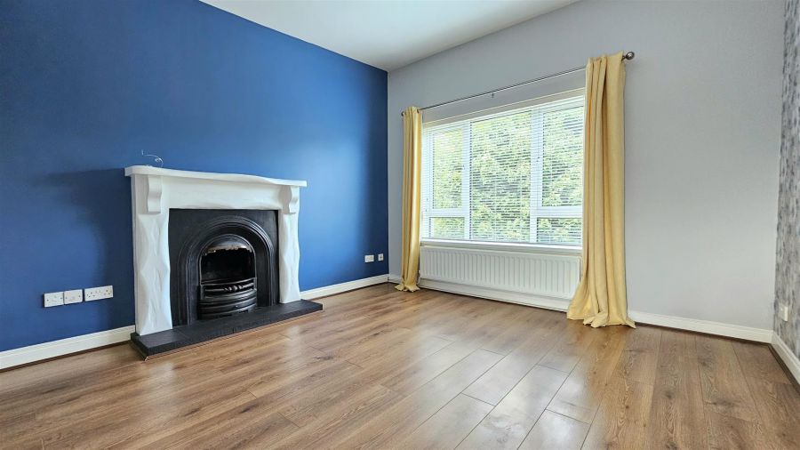 30 Rosebrook Grove