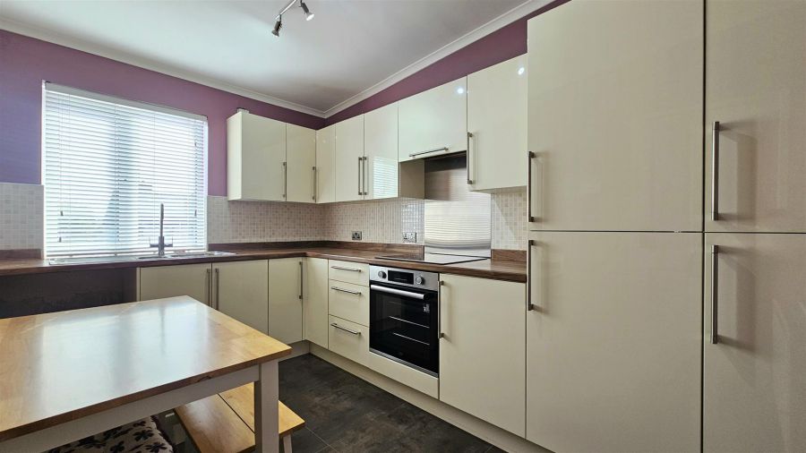 30 Rosebrook Grove