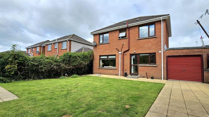 12 Alexander Gardens