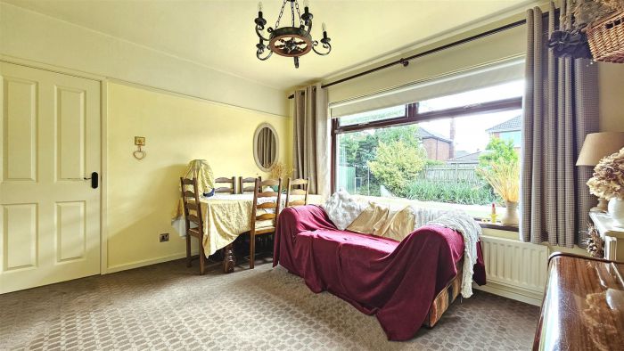 12 Alexander Gardens