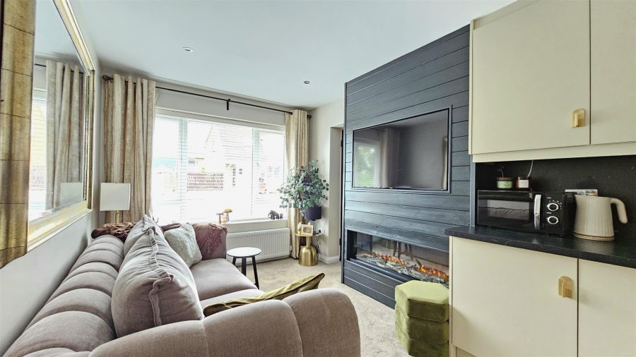 37 Hillview Crescent