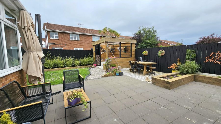 37 Hillview Crescent