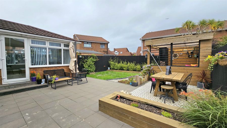 37 Hillview Crescent