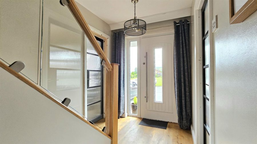 37 Hillview Crescent