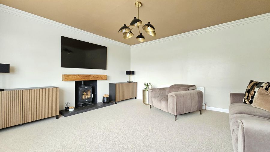 37 Hillview Crescent