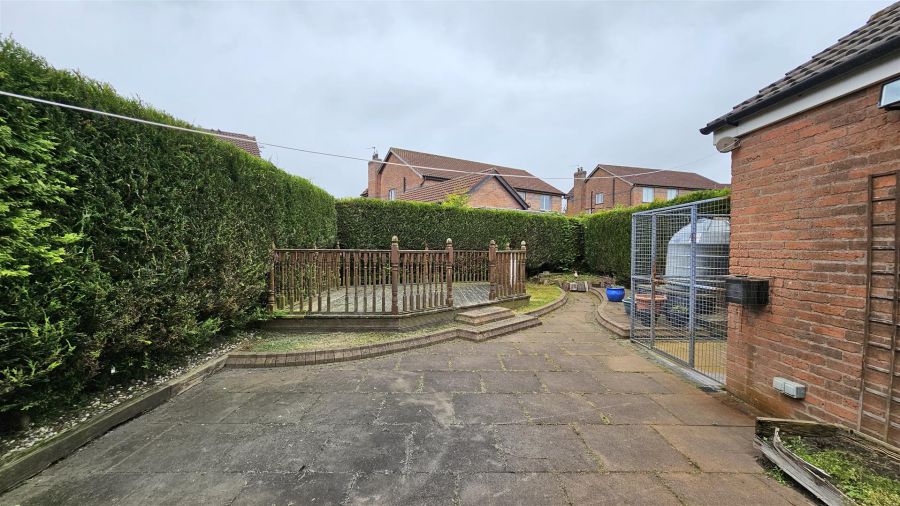 15 Brackenberg Road