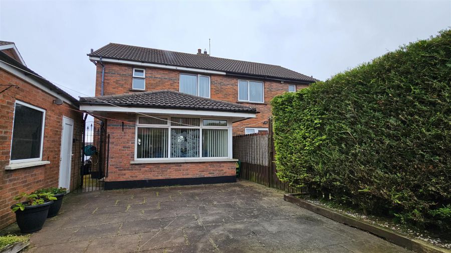 15 Brackenberg Road