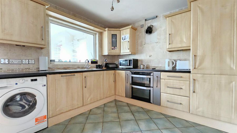 15 Brackenberg Road