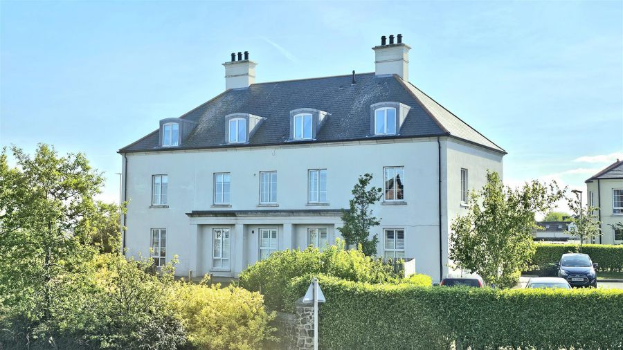 6 Hartley Hall Close