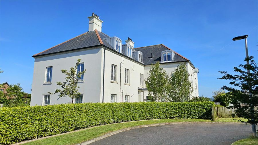 6 Hartley Hall Close 6 Hartley Hall Close