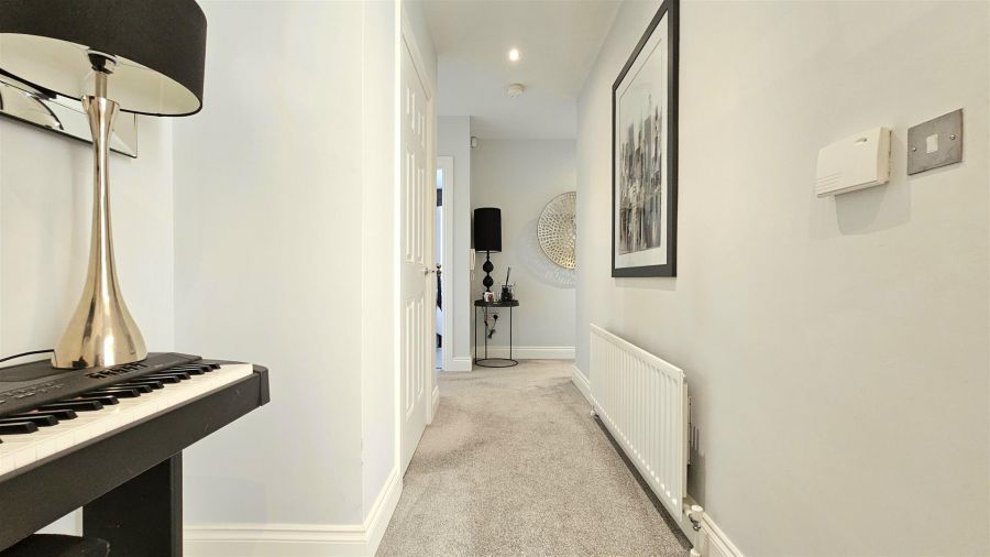 6 Hartley Hall Close