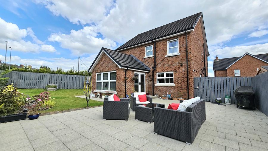 1 Farm Lodge Stables