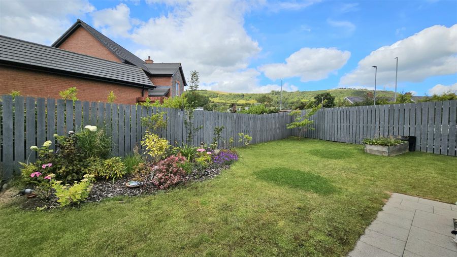 1 Farm Lodge Stables