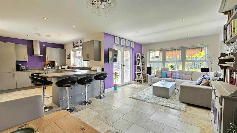 1 Farm Lodge Stables