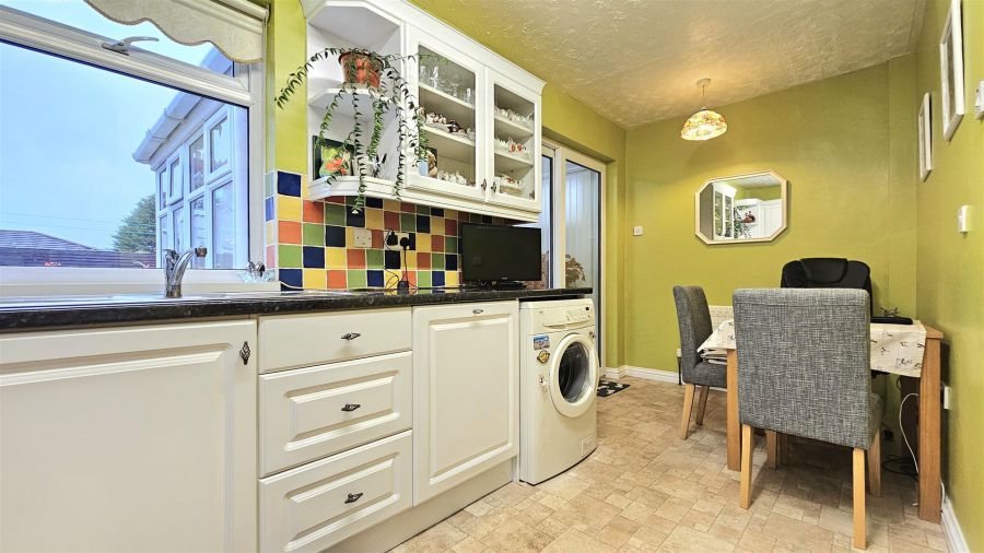 83 Sunnylands Avenue