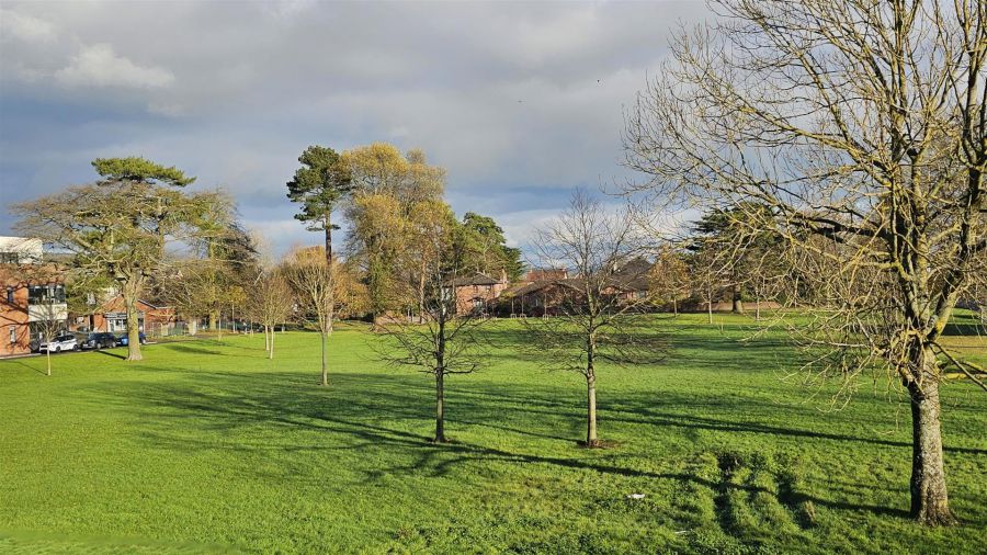 6d Glassillan Grove