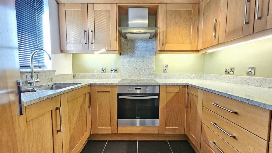 6d Glassillan Grove
