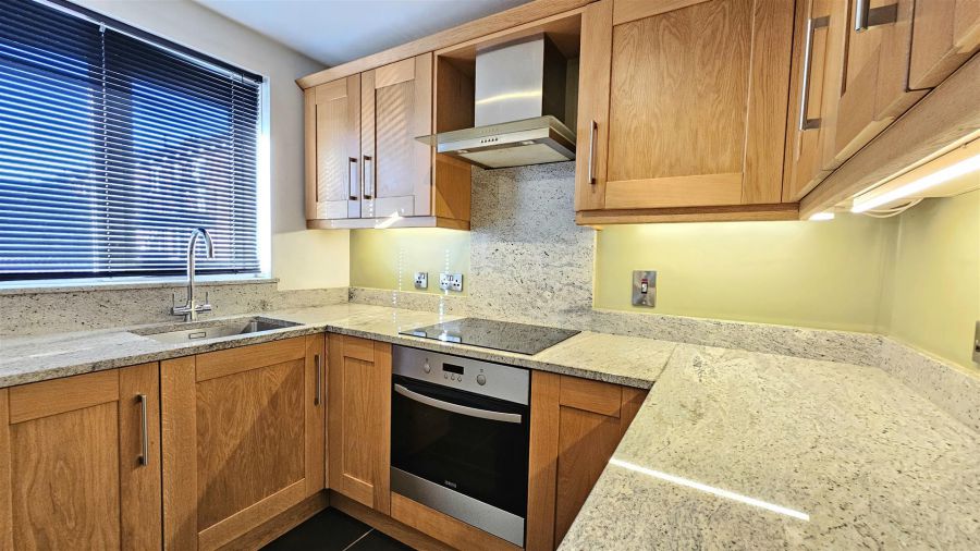 6d Glassillan Grove
