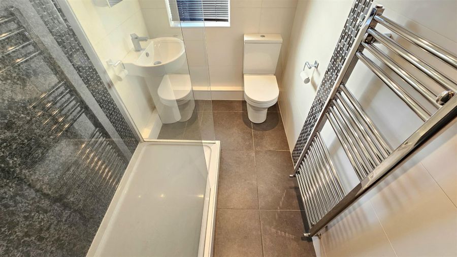 6d Glassillan Grove