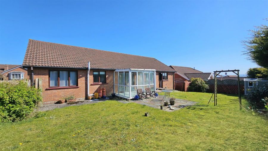 16 Sandringham Avenue