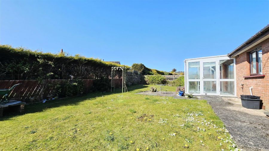 16 Sandringham Avenue