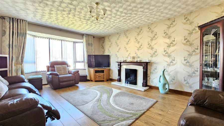 16 Sandringham Avenue