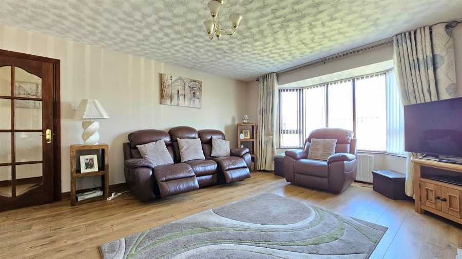 16 Sandringham Avenue