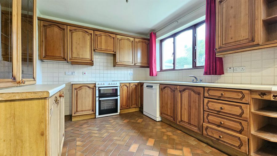 15A Mullaghmore Park