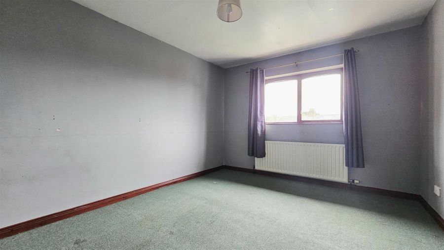 15A Mullaghmore Park