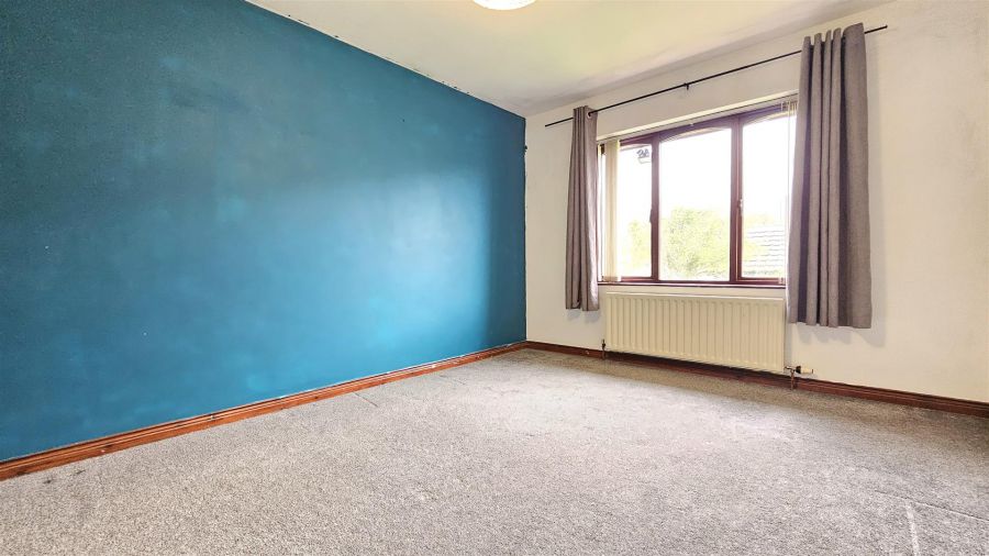 15A Mullaghmore Park