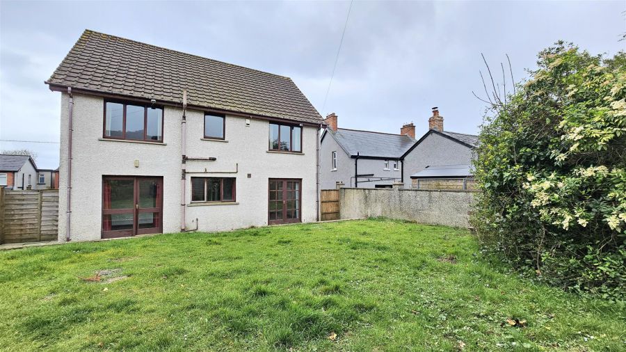 15A Mullaghmore Park