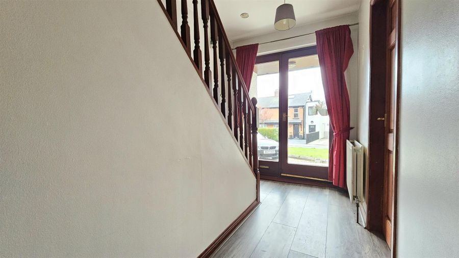 15A Mullaghmore Park