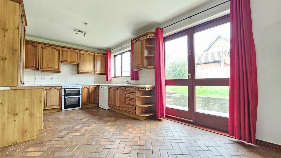 15A Mullaghmore Park