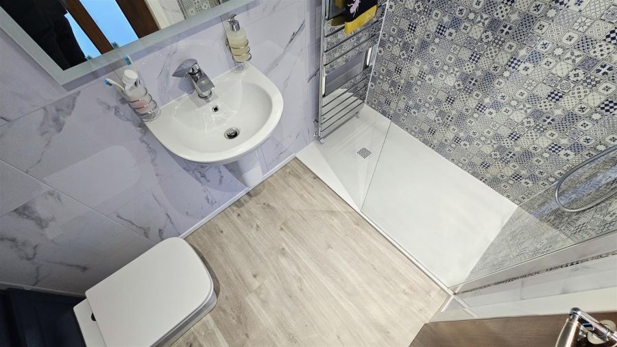 21 Broadlands Gardens