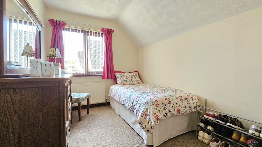 21 Broadlands Gardens