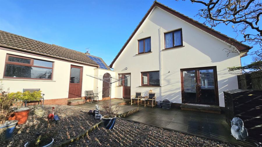 21 Broadlands Gardens