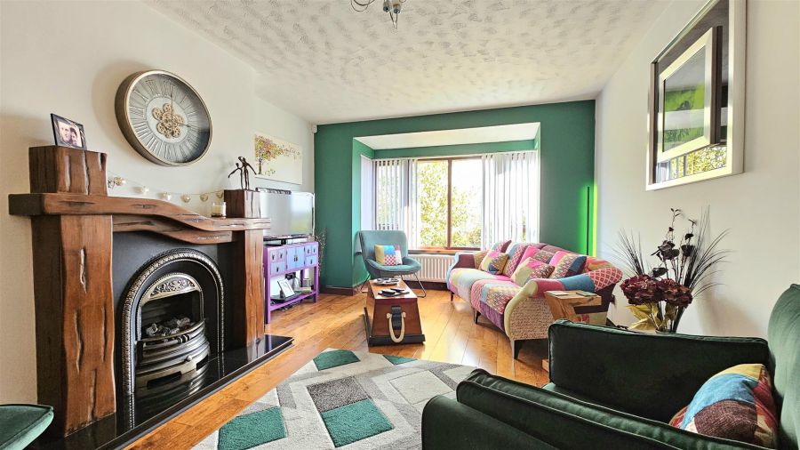 21 Broadlands Gardens