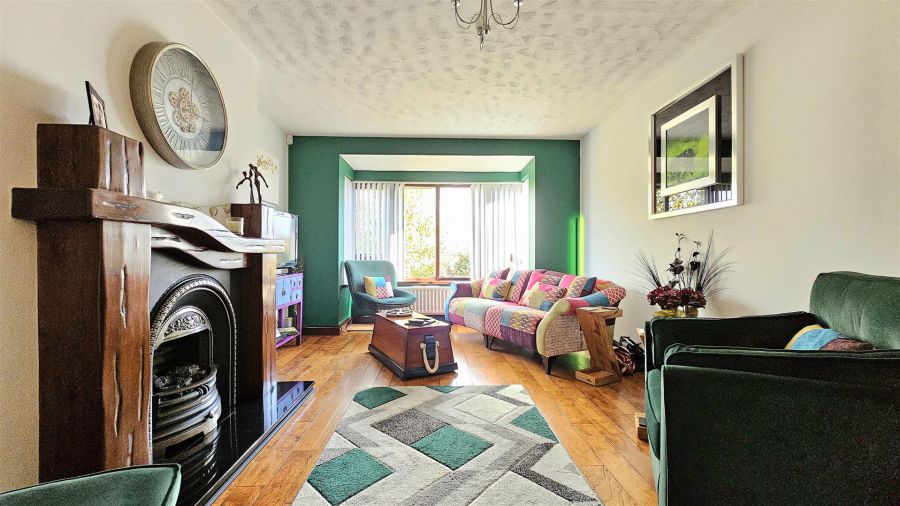 21 Broadlands Gardens