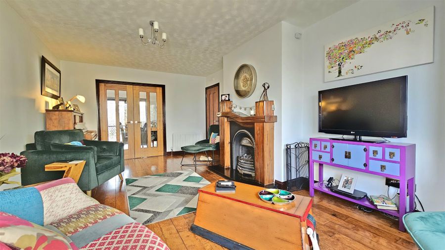 21 Broadlands Gardens