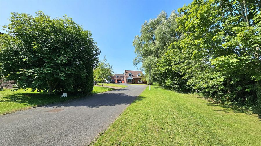 7 Craigs Close