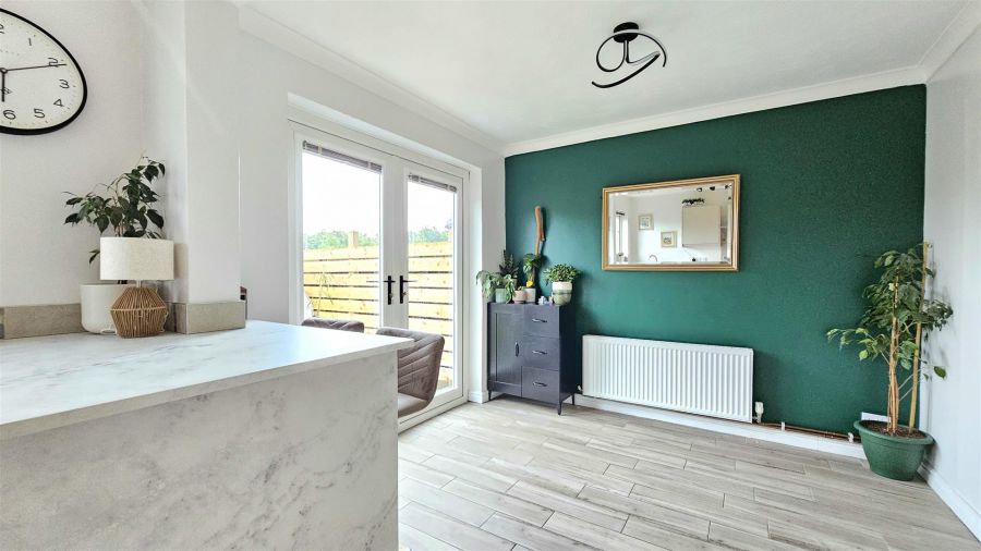 6 Bessfield Close