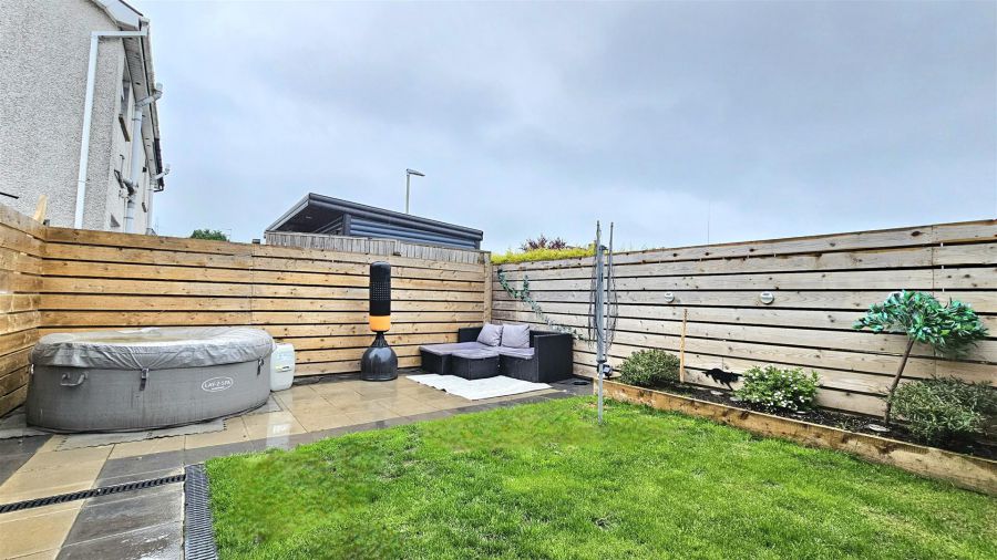 6 Bessfield Close