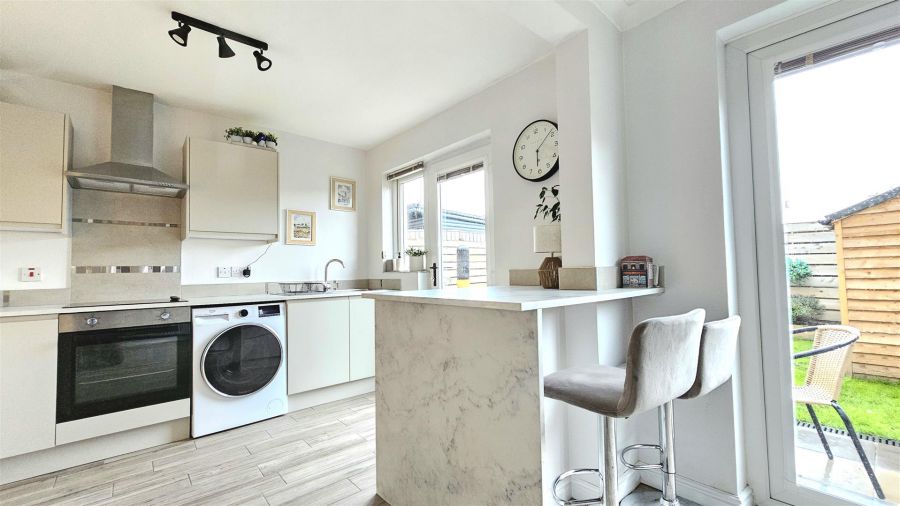 6 Bessfield Close