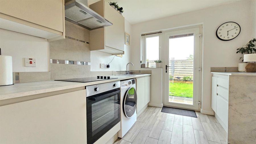 6 Bessfield Close