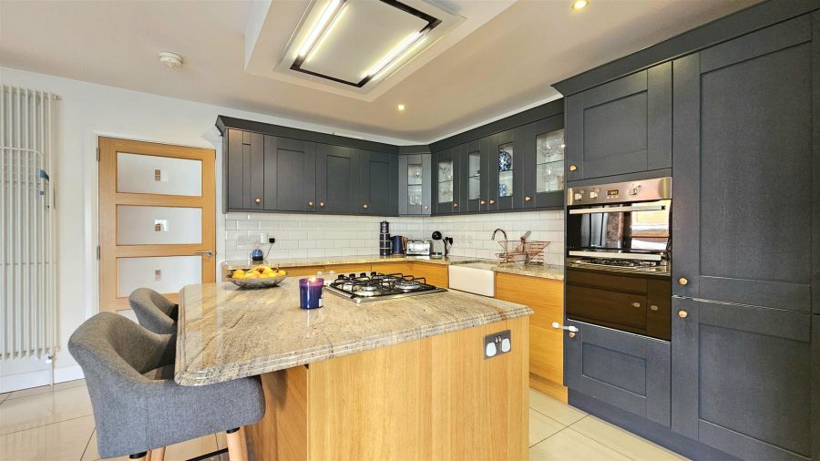 33 Highgrove Crescent